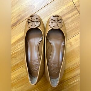 Tory Burch Wedge, sally tumbled leather,Royal tan, size 5.5